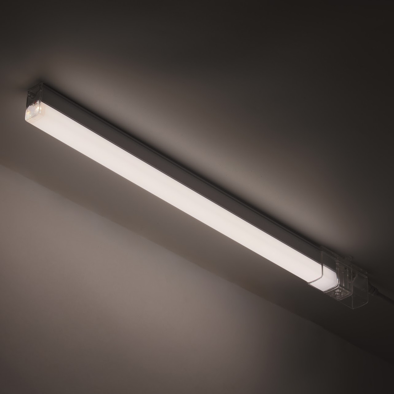Светодиодный линейный светильник 565 мм пластиковый - фото 10 - id-p112954778