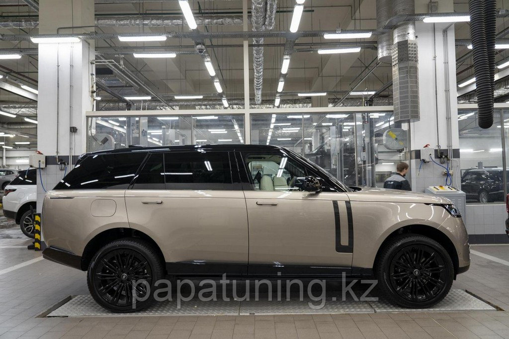 Пороги выдвижные электрические ОЕМ для Range Rover Vogue Long (L 460) 2021- - фото 10 - id-p115297465
