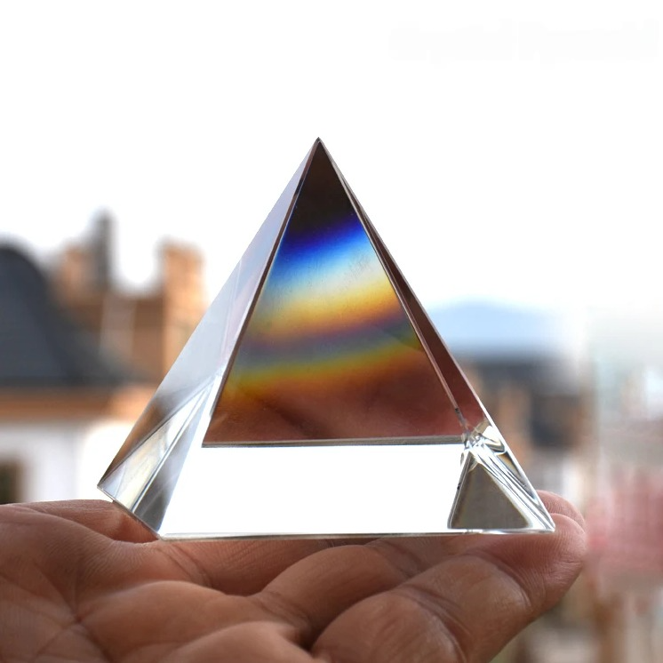 Сувенир кристалл пирамида стекло прозрачный 60 мм