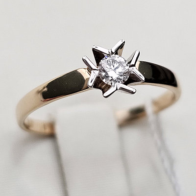 Золотое кольцо с бриллиантами  к/з 0,11Сt 3/5А, размер 16,5