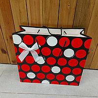 Подарочный пакет средний "Just For You Красный". Размер 30,5x27x12 см. Упаковка для подарка. Пакеты картонные