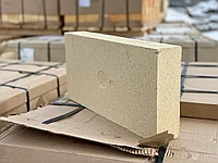 Қисық қыздың кеуделері