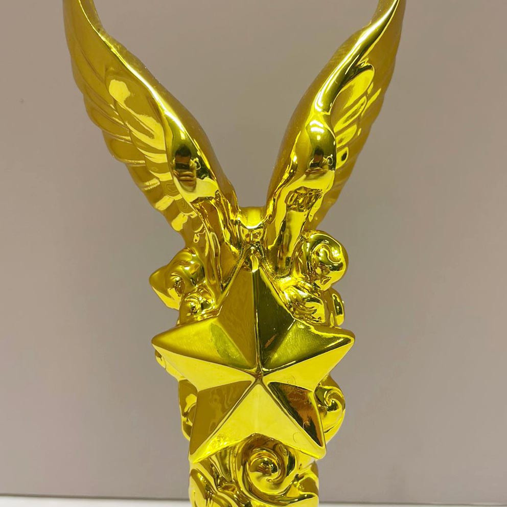 Кубок для награждения со звездой и крыльями 26 см золотистый - фото 4 - id-p115443491