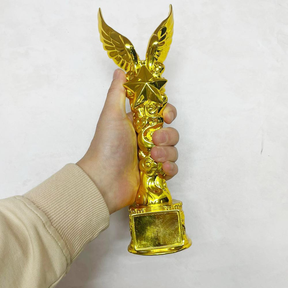 Кубок для награждения со звездой и крыльями 26 см золотистый - фото 5 - id-p115443491