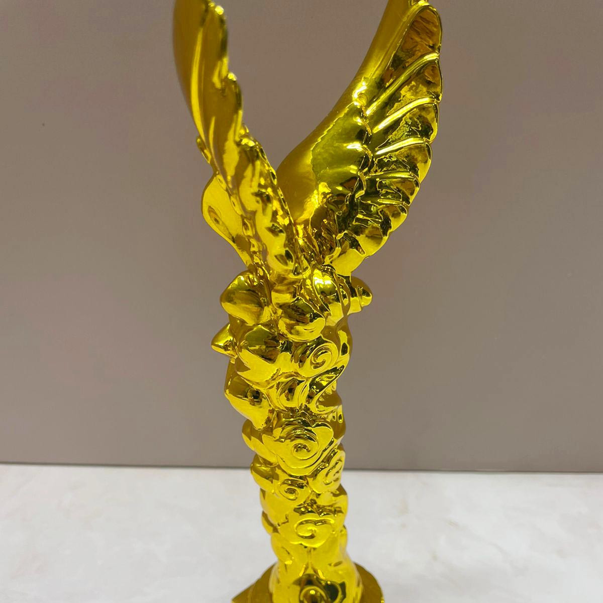 Кубок для награждения со звездой и крыльями 26 см золотистый - фото 6 - id-p115443491