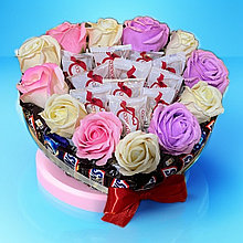 Шикарные подарки, мыльные розы в коробке "сердце", 57 мыльных роз