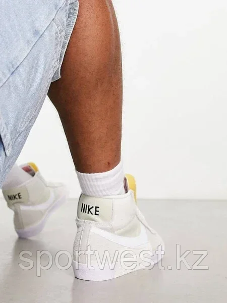 Nike Blazer Mid '77 pro club trainers in bone - фото 3 - id-p115480381