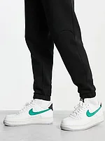 Nike Air Force 1 '07 trainers in white and green