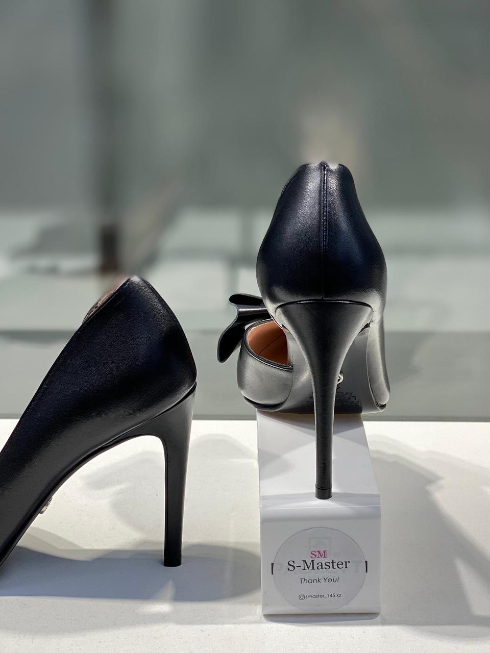 Модные туфли с бабочкой черного цвета. Стильная женская обувь. - фото 3 - id-p115484138