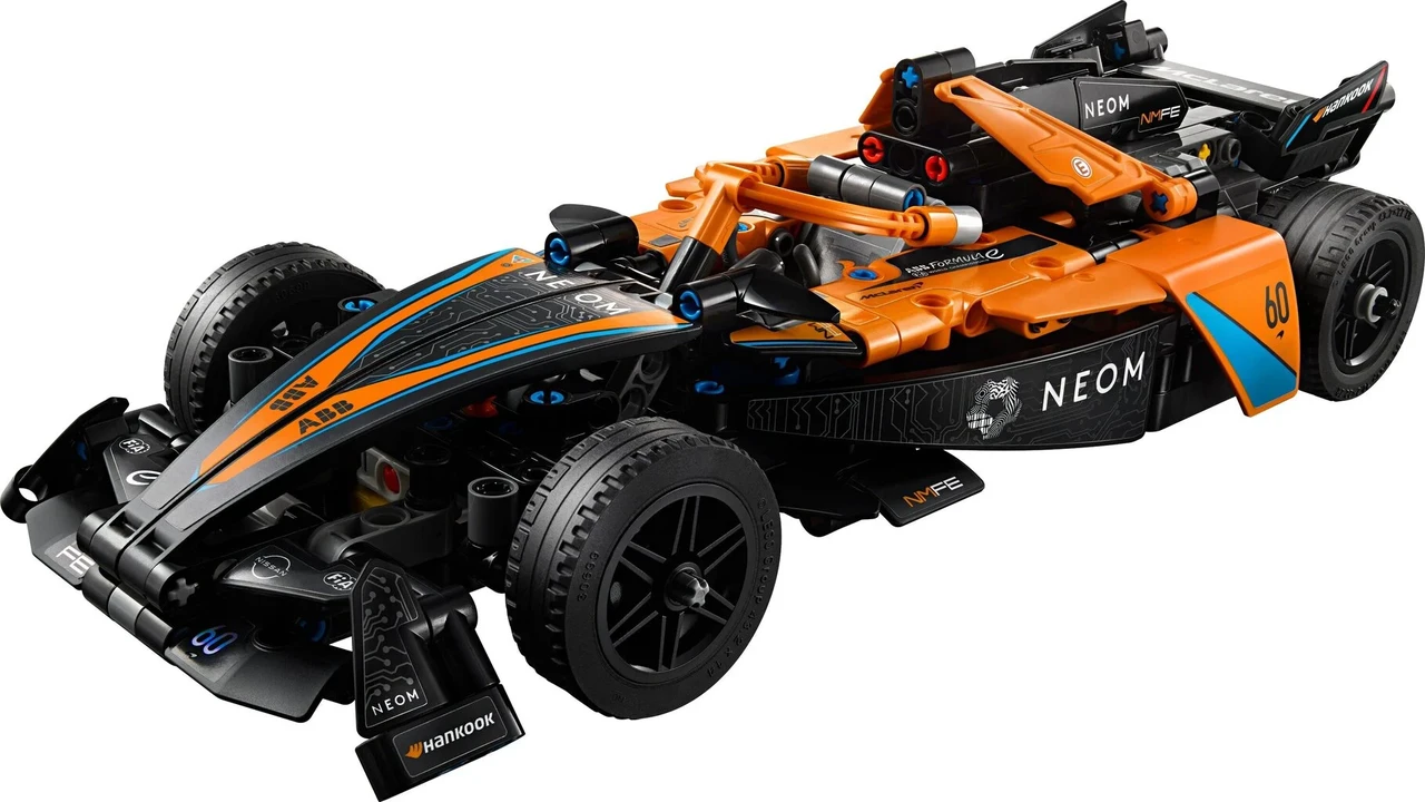 Лего Техник Гоночный автомобиль NEOM McLaren Формулы E Lego
