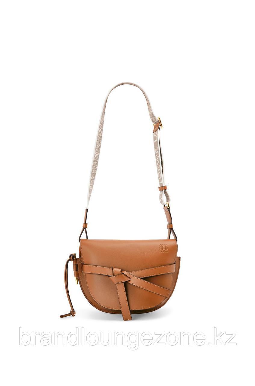 Женская сумка LOEWE, среднего размера из мягкой телячьей кожи и джакардового ремня - фото 2 - id-p115524317