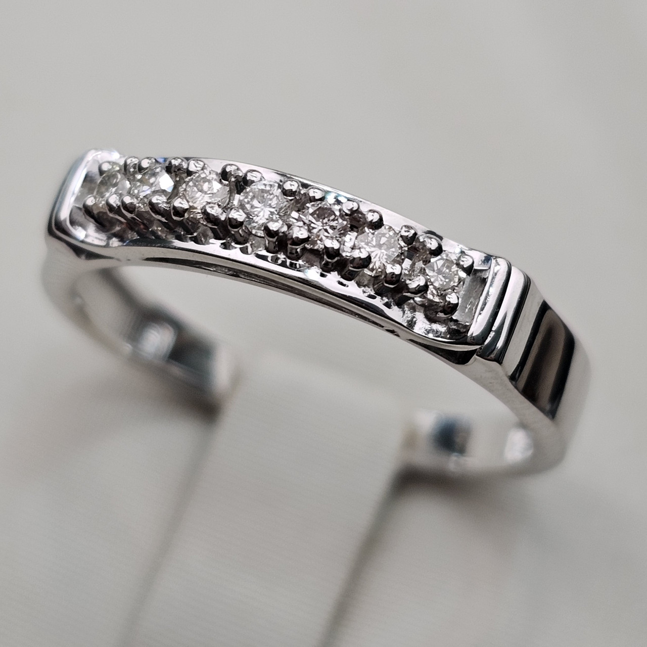 Золотое кольцо 17,5р с бриллиантами 0.15Ct S1/J, VG-Cut