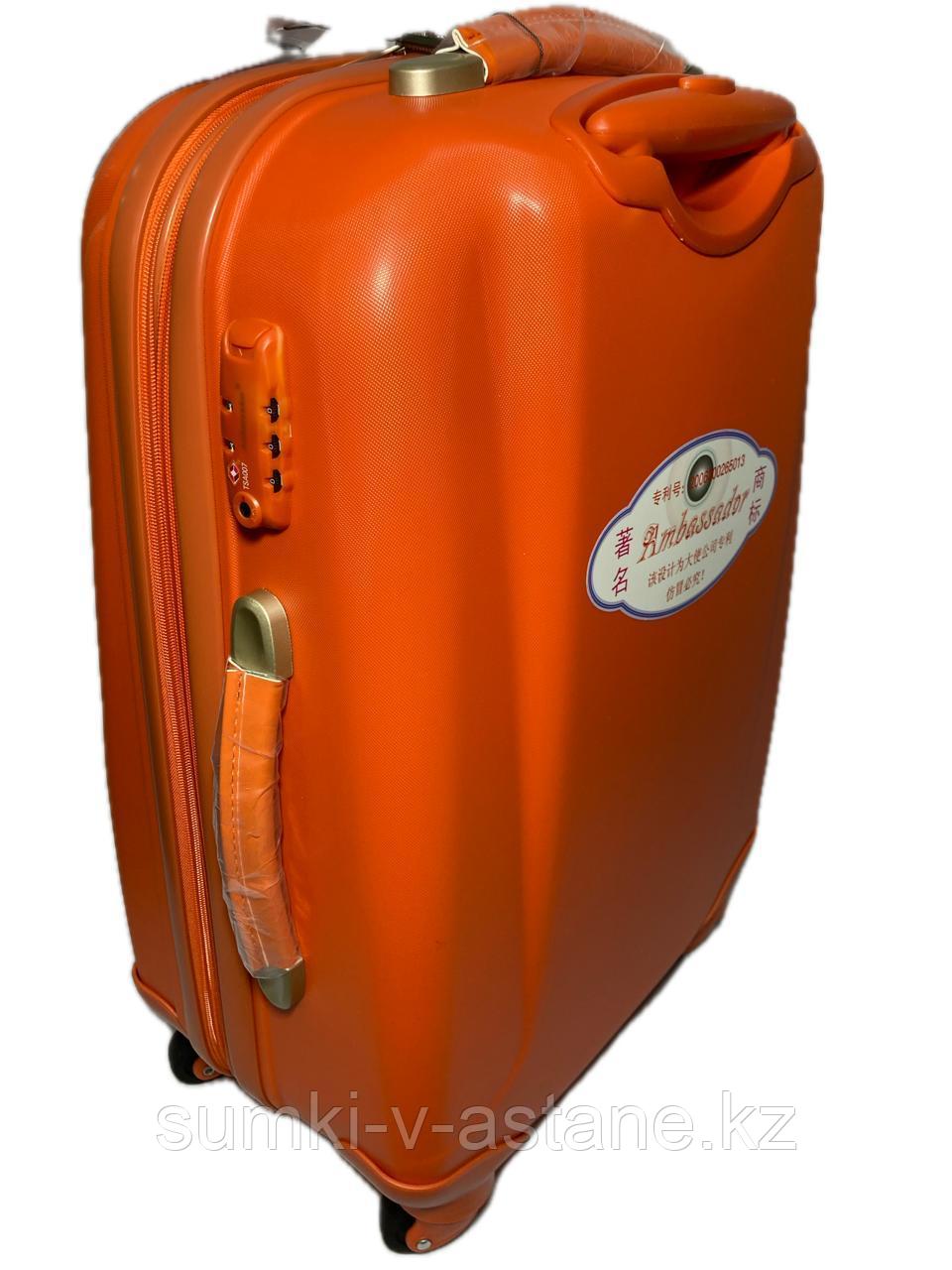 Большой пластиковый дорожный чемодан на 4-х колёсахAmbassador (высота 79 см, ширина 49 см, глубина 29 см) - фото 9 - id-p103672303