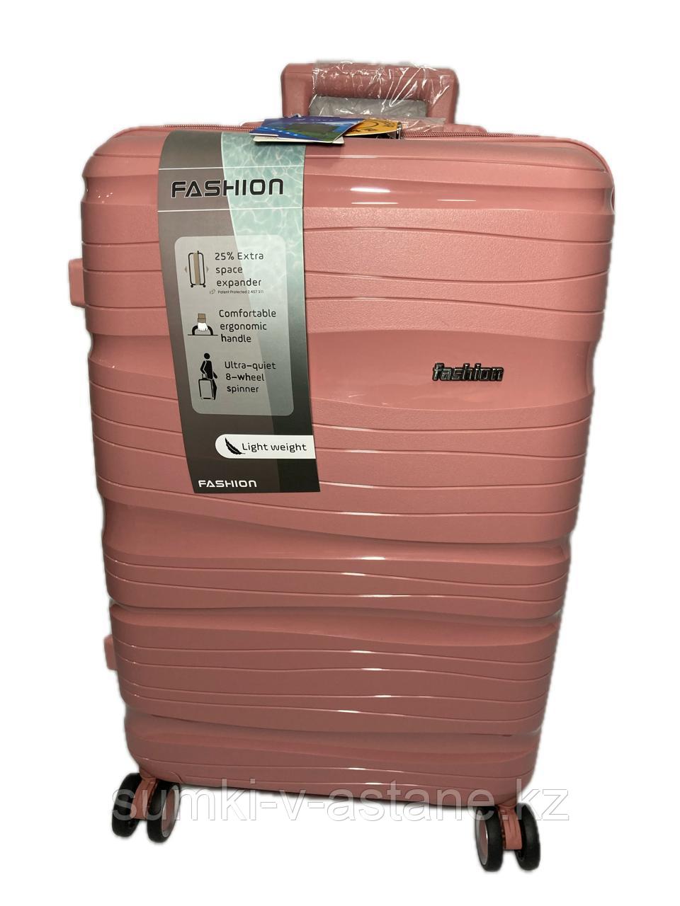Большой пластиковый дорожный чемодан на 4-х колёсах Fashion (высота 75 см, ширина 47 см, глубина 28 см) - фото 1 - id-p79662075