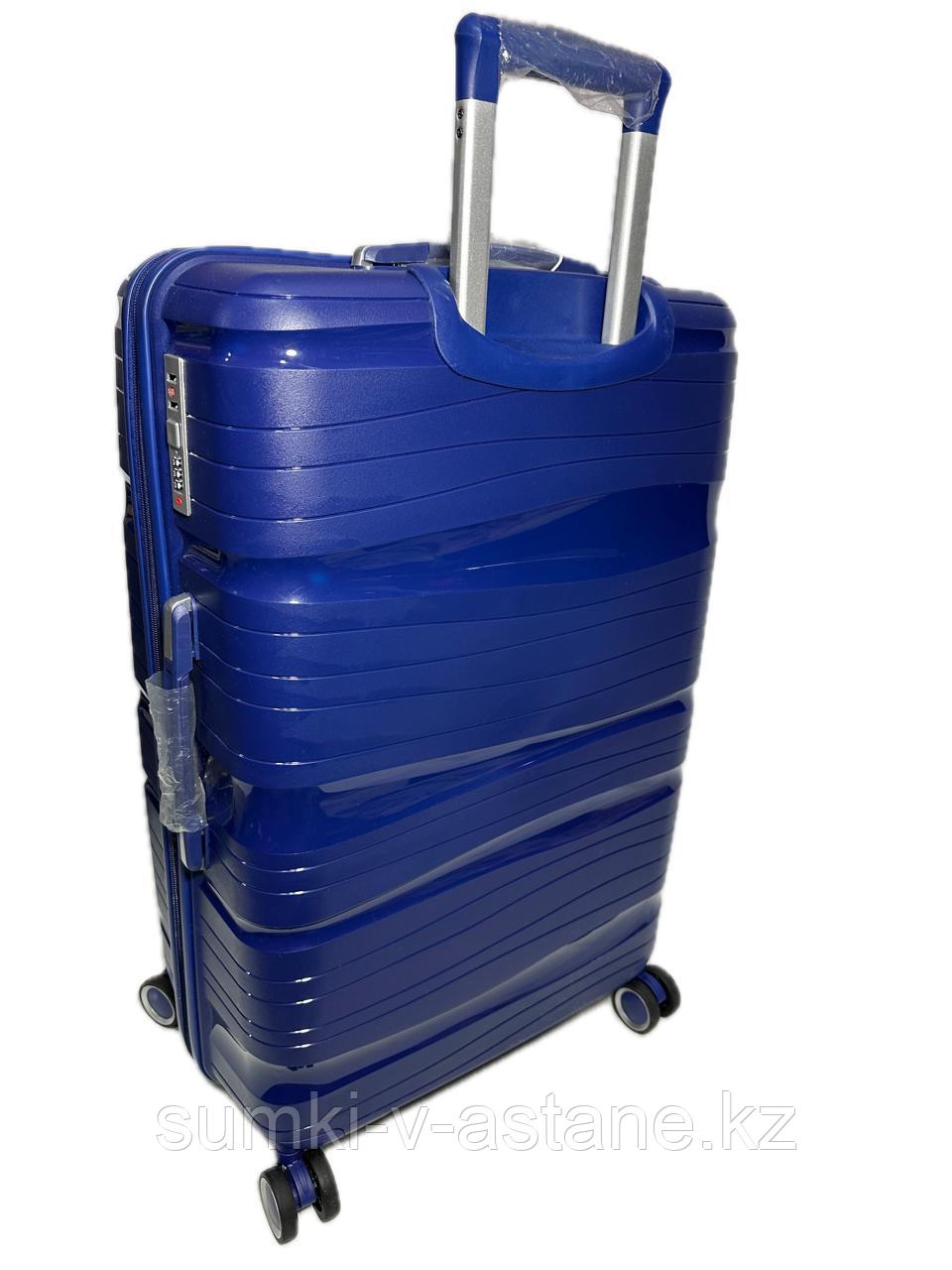 Большой пластиковый дорожный чемодан на 4-х колёсах "Fashion" (высота 75 см, ширина 47 см, глубина 29 см) - фото 7 - id-p105766359