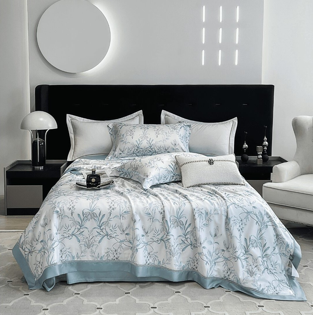 Полуторный комплект постельного белья, из тенселя, с готовым одеялом и цветочным принтом. - фото 1 - id-p108550205