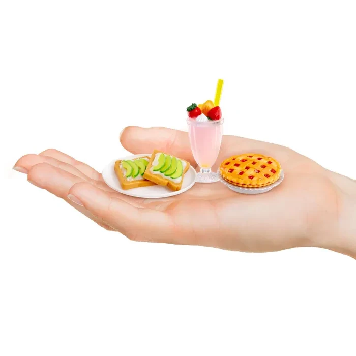 Игрушка  Яйцо сюрприз MGA mini verse Diner в непрозрачной упаковке