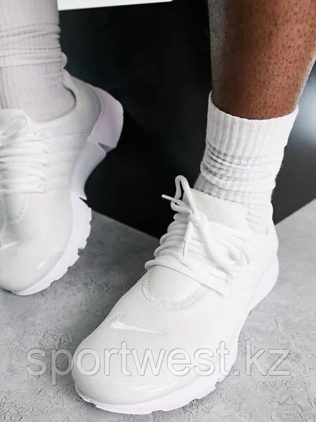 Nike Air Presto sneakers in white - фото 4 - id-p115746064