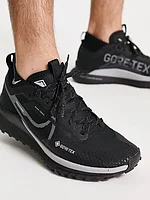 Nike Running Trail Pegasus 4 Gore-TEX trainers in black and white