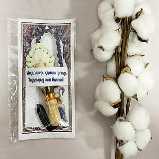 Париждегі жезөкшелер үйінің секс видеолары Бүкіл бетін алтын бояумен боялған жалаңаш қыз