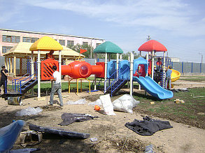 детский игровой комплекс производства Китай. г.Жезказган. 2010 г.
