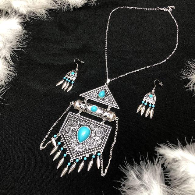 Сүтпен емшектердің жақыннан жасалған фотосы