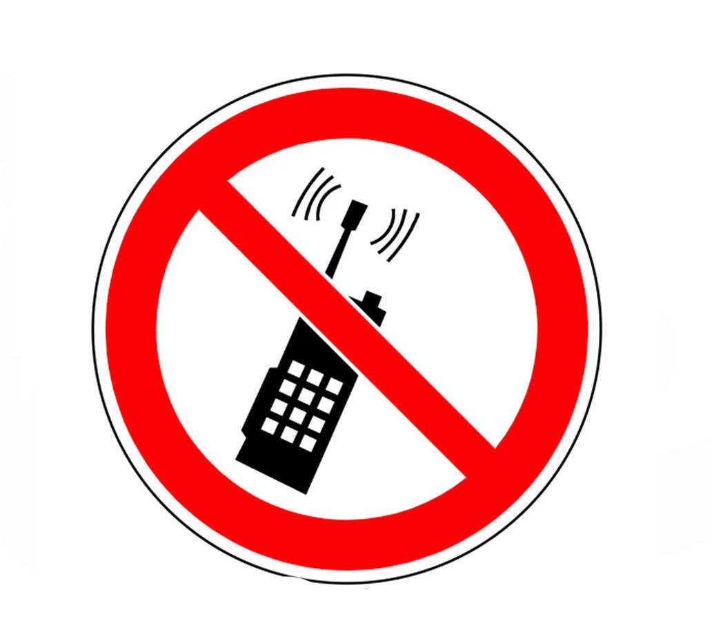 Знак "Запрещается пользоваться мобильным (сотовым) телефоном или переносной радиостанцией" Г-17 А6 - фото 1 - id-p115878994