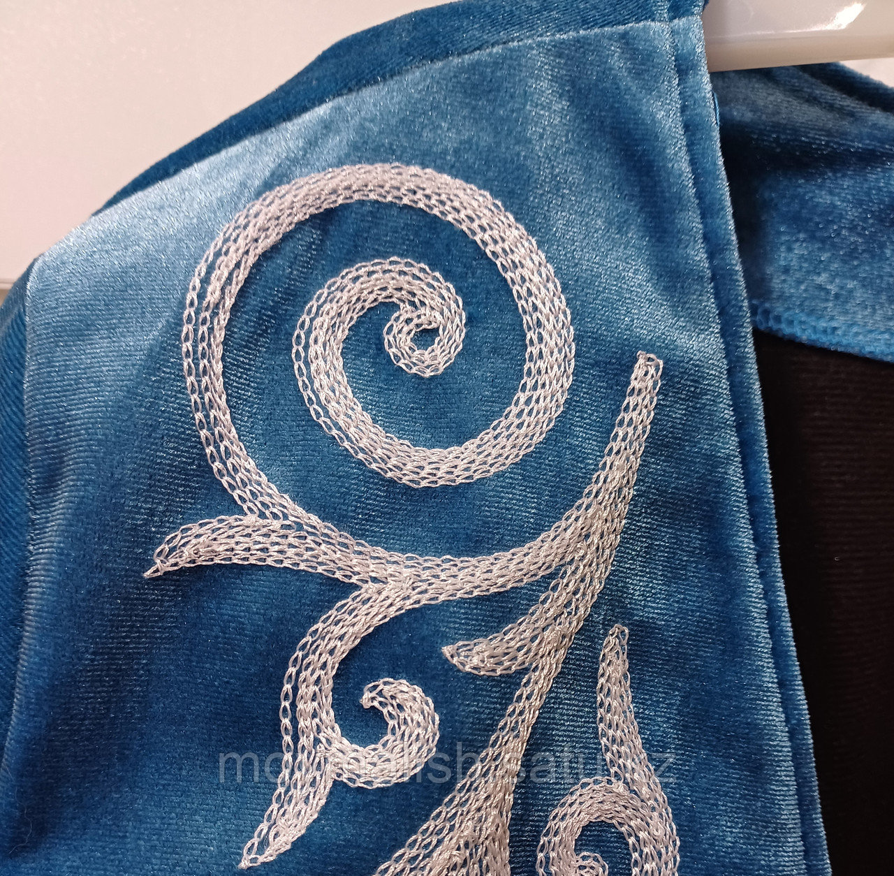Жилет (размеры 46-48) казахский национальный с орнаментами женсаий синий - фото 3 - id-p115903613
