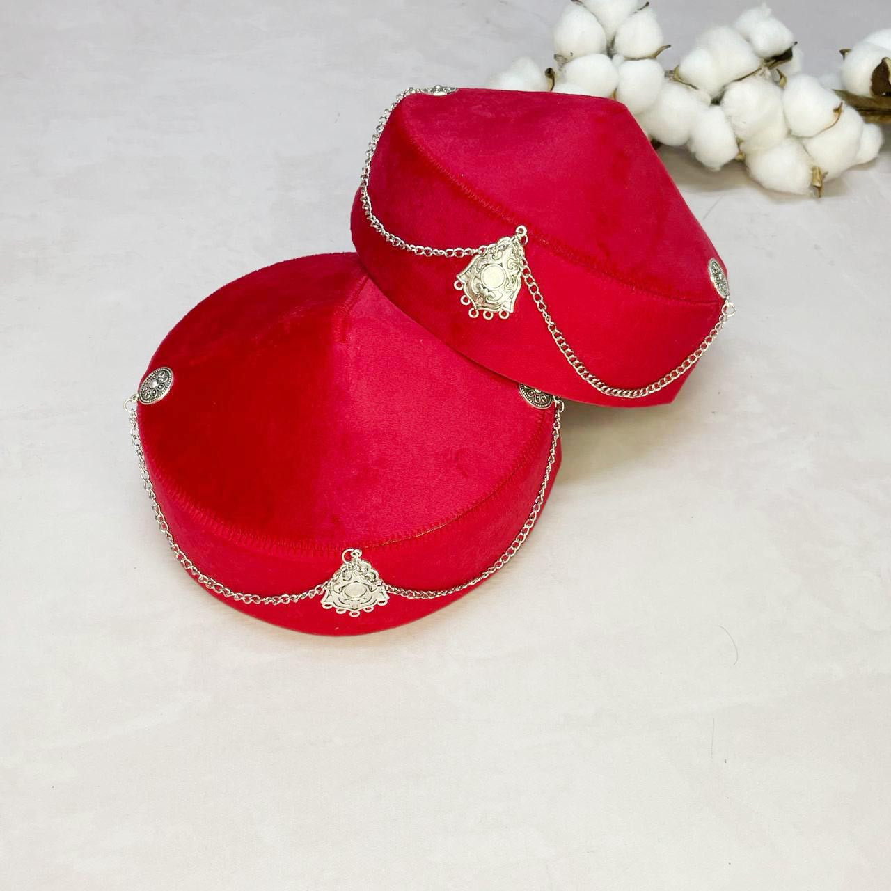 Женская тюбетейка казахская (тақия) с декором красная: продажа, цена в ...