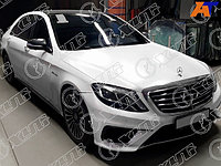 Стекло лобовое (Обогрев щеток/ Три камеры/ Датчик дождя/ Молдинг) Mercedes-Benz S-Class 13-18