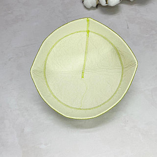 Қонақтармен порно көру