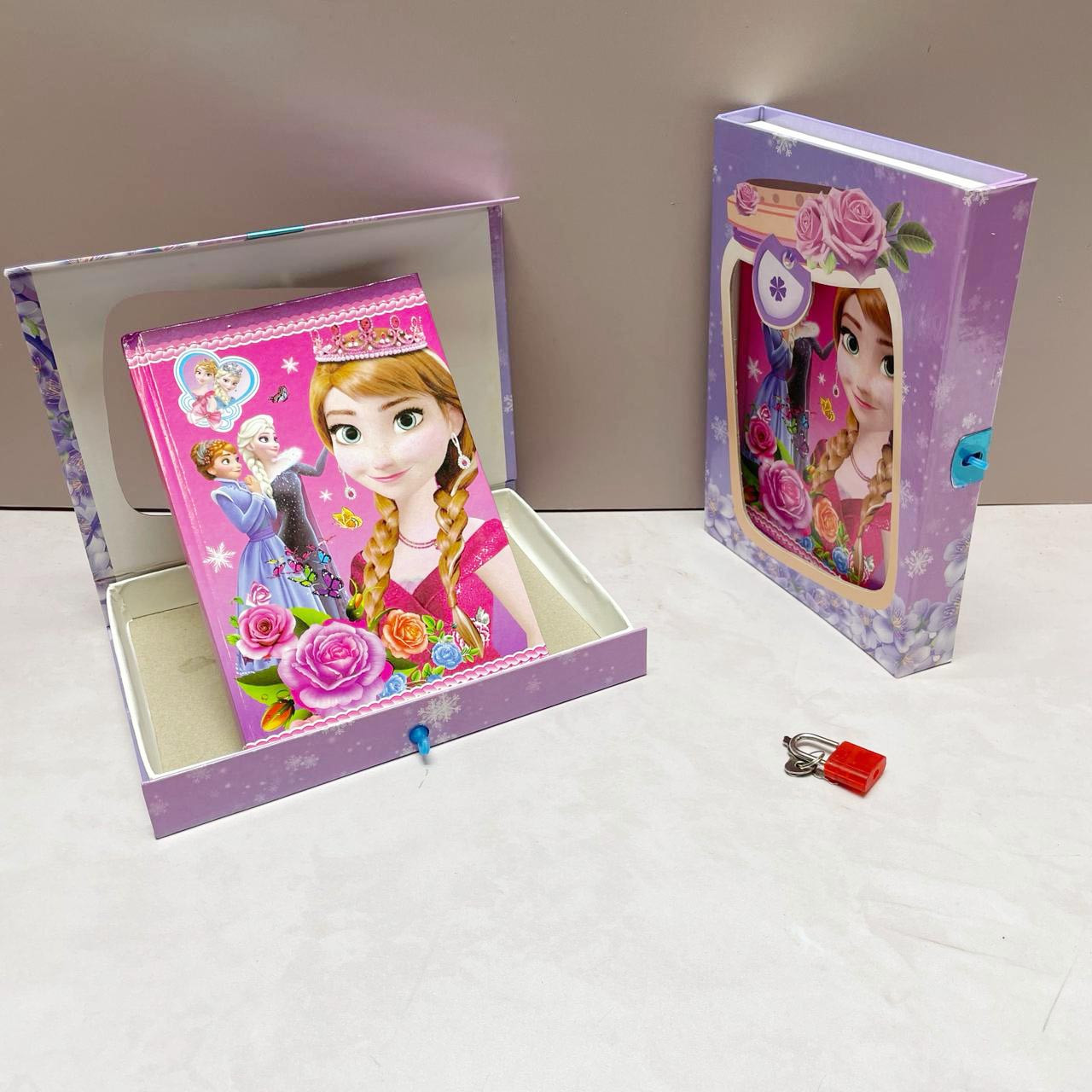 Блокнот с замком в коробке холодное сердце A5 розовая с фиолетовой коробкой - фото 1 - id-p115969918