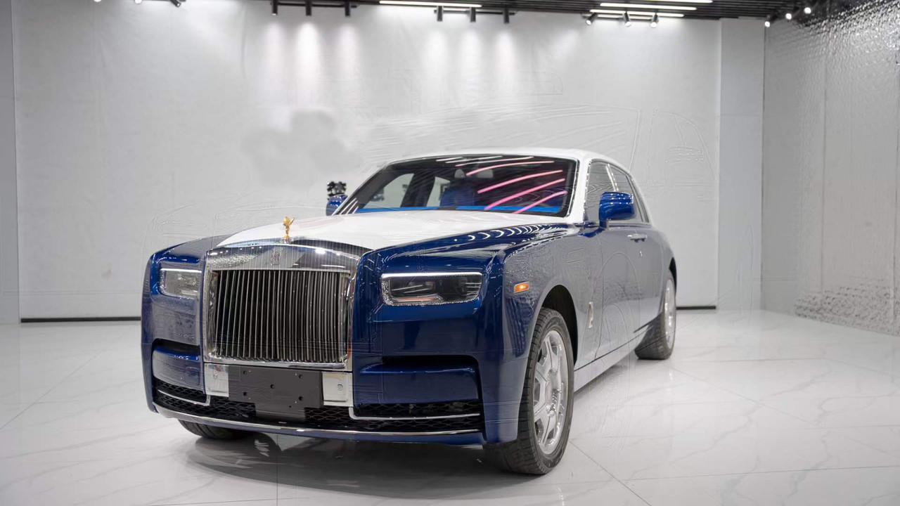 Переделка из Rolls-Royce Phantom 2002-2016 в Rolls-Royce Phantom 2017-2024+ - фото 1 - id-p116016668