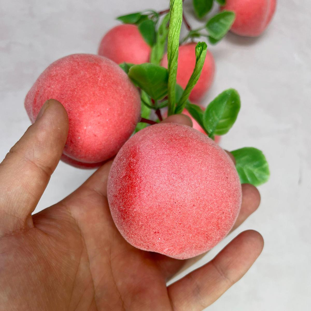 Искусственные фрукты связка персики 55 см - фото 4 - id-p116019811