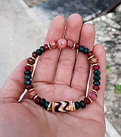 Браслет из рубина, изумруда, родонита и родохрозита на комфортную жизнь