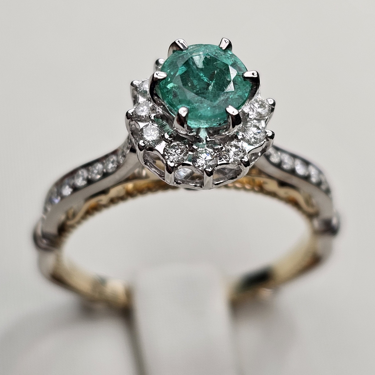 Золотое кольцо с бриллиантом б-ж/з 0.81 emerald, 0,30Сt размер 18 - фото 6 - id-p116049957