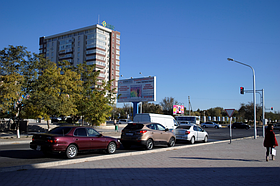 Реклама на билбордах: 9 мкр., ТЦ «Ардагер», напротив памятника «Вечный огонь», сторона Б