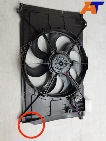 Диффузор радиатора в сборе KIA RIO 05- w a/c (уценка на 10%) - фото 1 - id-p115793366