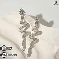 Серьги висячие со стразами "Змейка" изогнутая, цвет белый в серебре, 5,7 см