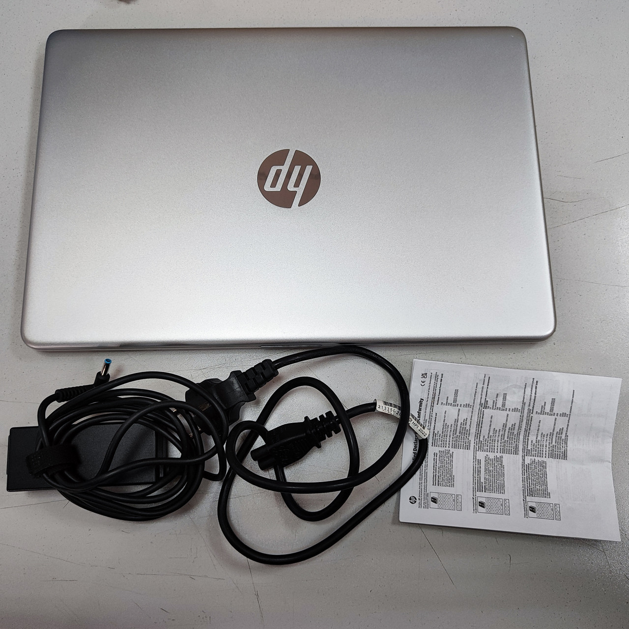 Ноутбук HP 15s-fq5044ci, Core i5 1235U-1.3GHz/15.6"FHD/512GB SSD/16GB/Intel Intel Iris Xe/WL/W11SL - фото 1 - id-p116133745