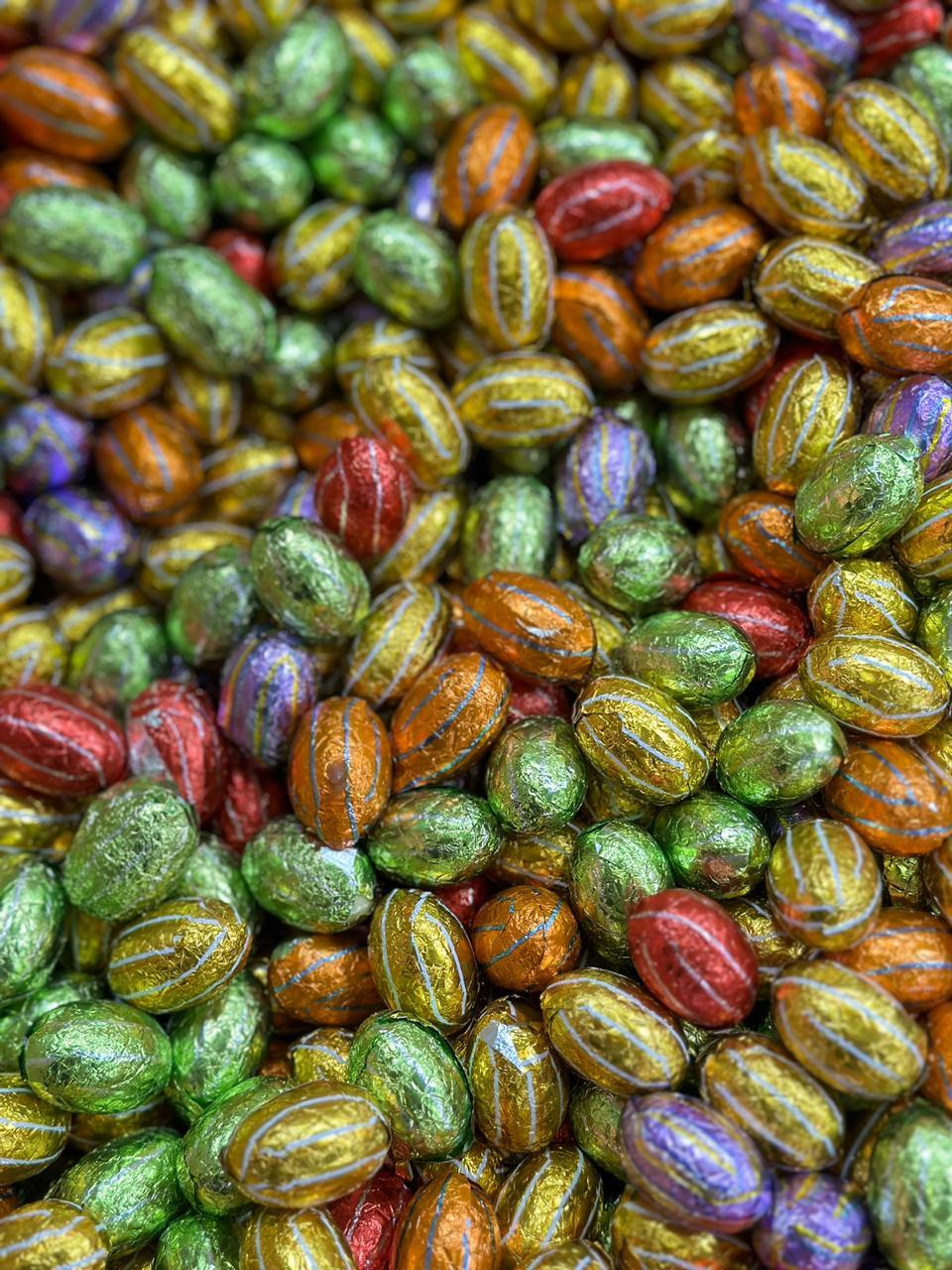 Шоколадные яйца  (Разноцветные с полоской) 1кг