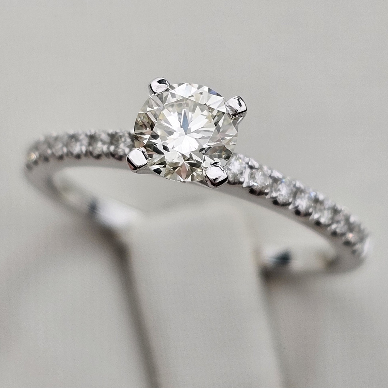 Золотое кольцо 16.5р с бриллиантами 0,5Ct VS2/N Good, 0.15 VS2/H VG