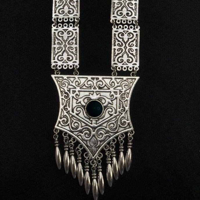 Комплект казахских национальных украшений с камнем вид 2 черный - фото 3 - id-p116145176