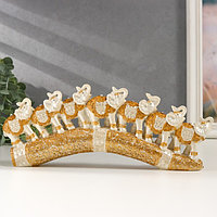 Сувенир полистоун "Семь белых слонов в золотых попонах на резном бивне" 11х3,5х28,5 см
