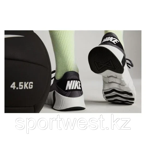 Nike Free Metcon 4 M CT3886-011 shoe - фото 9 - id-p116150293