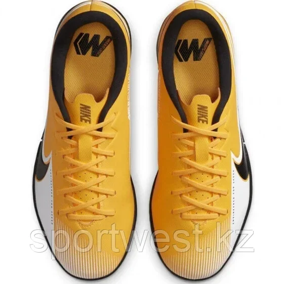 Nike Mercurial Vapor 13 Academy IC Jr AT8137 801 football shoe - фото 3 - id-p116160974