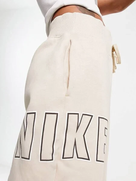 Nike varsity oversized joggers in sanddrift beige - фото 3 - id-p116163210