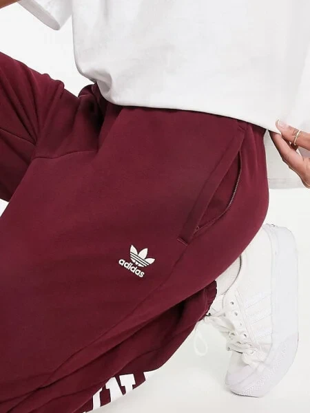 Adidas Originals collegiate joggers in burgundy - фото 3 - id-p116163257