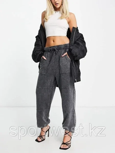 ASOS DESIGN combat jogger with utility pockets in washed charcoal - фото 1 - id-p116163280