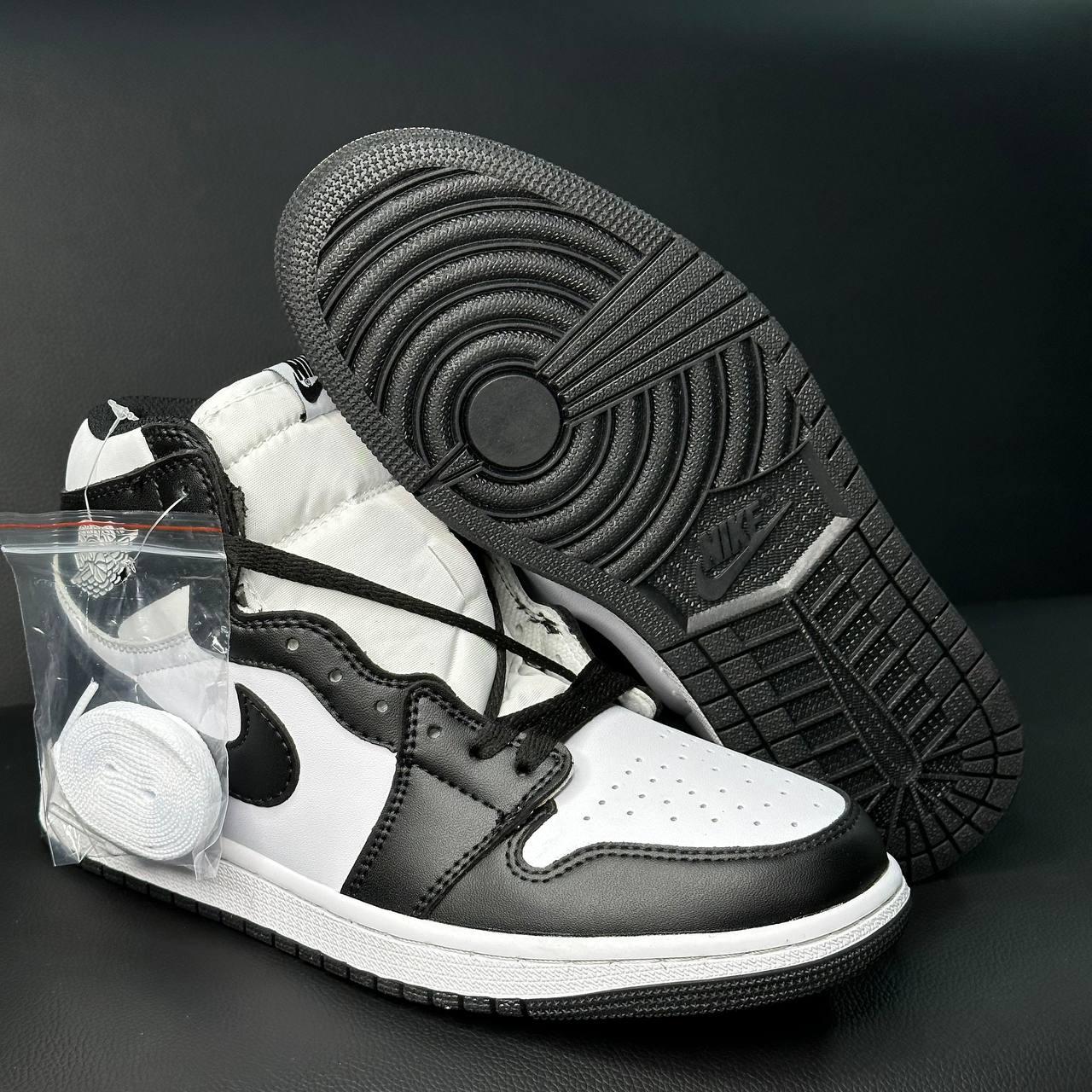 Кроссовки Nike Air Jordan 1 High, черно-белые - фото 1 - id-p116175364